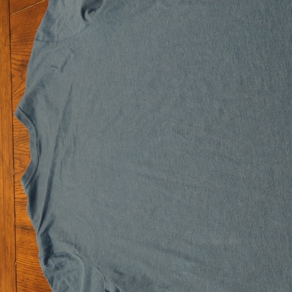 Men's Ralph Lauren V-Neck T-Shirt - Picture 9 of 9